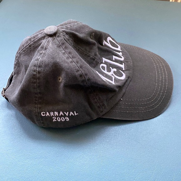 LE CLUB. Carnival 2009.  Hat. - Picture 4 of 6